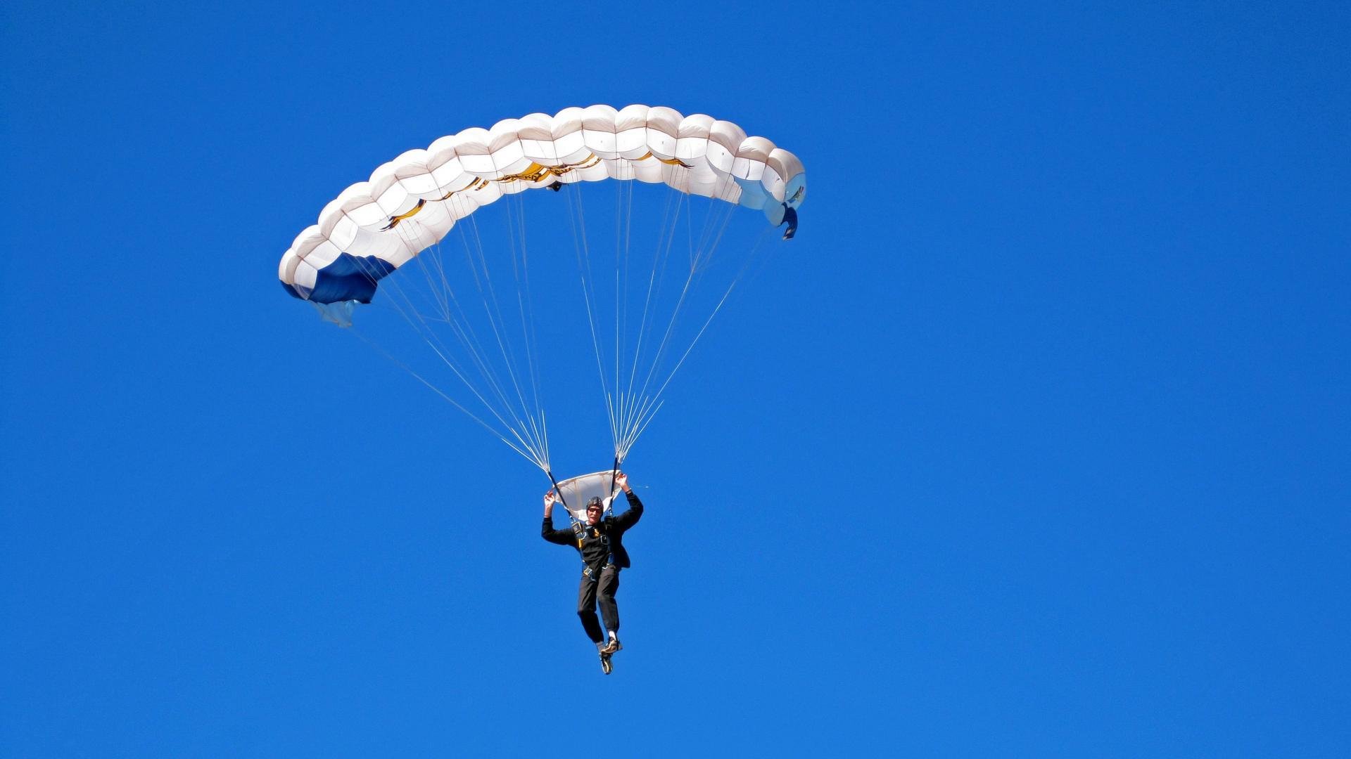 开云体育-英超榜首之战：阿森纳失利，热刺反超登顶，英超 热刺 阿森纳